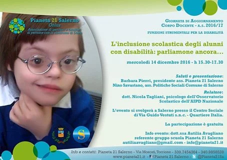 Locandina della giornata di aggiornamento sull'inclusione scolastica, con il primo piano di una bambina con gli occhiali.